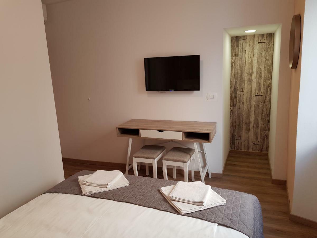 Piraneska Hotel Bagian luar foto