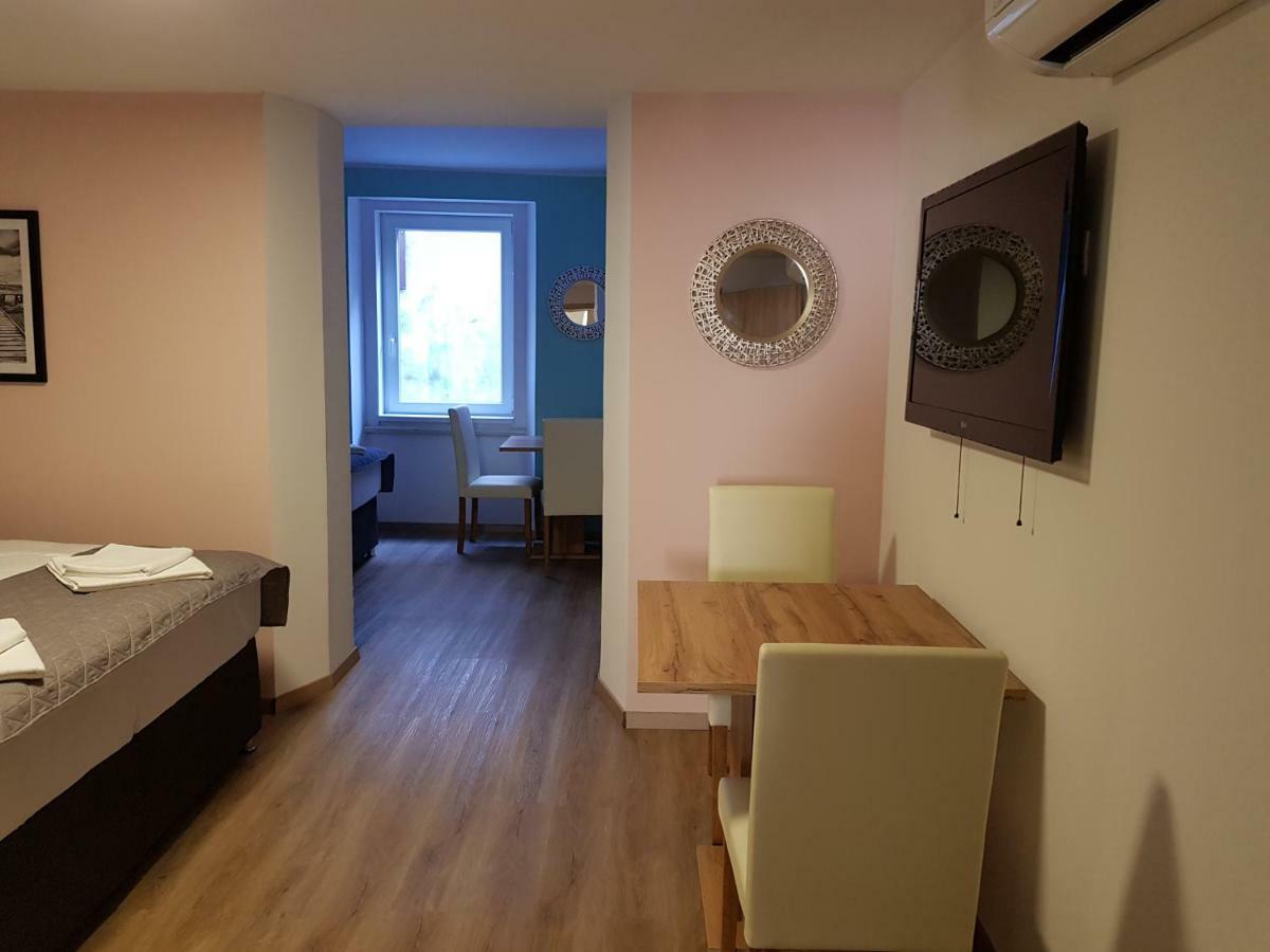 Piraneska Hotel Bagian luar foto